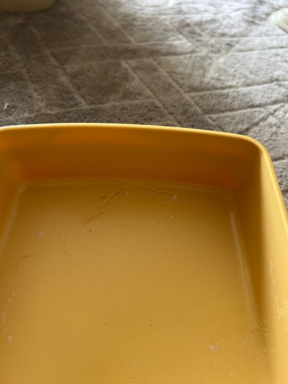 Tupperware Beige Food Storage Container - Picture 4 of 5